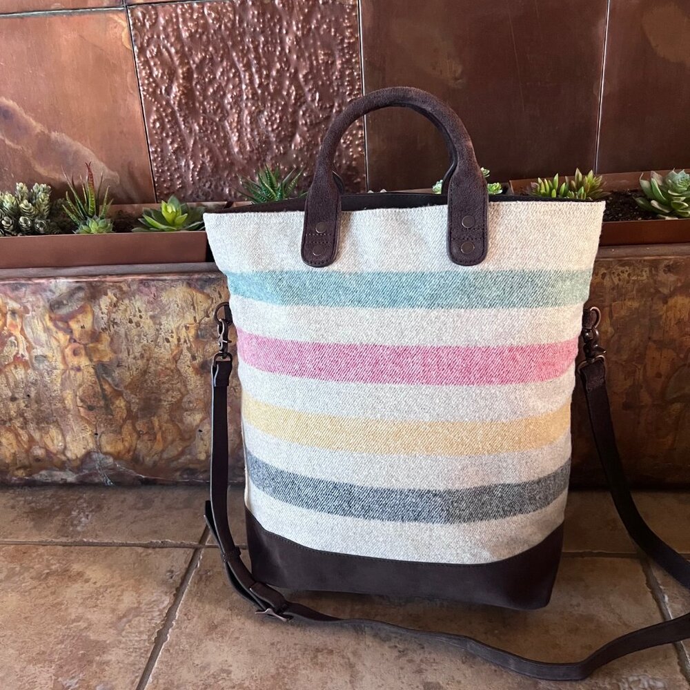 Pendleton Tote Bag * Leather & Wool * Multi-colored Stripes